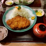 Umai Tonkatsu Katsuharu - ジャンボロースかつ定食