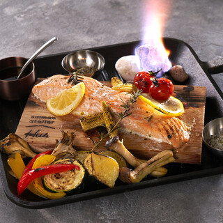 【サーモン好きさん必見】専門店ならではのフードメニュー！