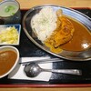 Kushi dori - 骨付きチキンのスパイスカレー(850円)