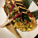 呑み喰い処 一久 - 【’22.10】 伊勢エビのウニ醤油鬼殻焼き　片身　2000えん