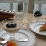 レストラン ラ・マーレ - 2013/07 ケーキセット（コーヒー又は紅茶）890円