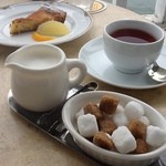 レストラン ラ・マーレ - 2013/07 ケーキセット（コーヒー又は紅茶）890円…ホットティーはお替わりＯＫ