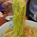 哈爾濱餃子 - 細麺です