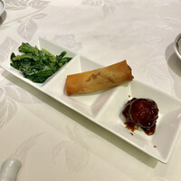 中国飯店 市ヶ谷店 - ⑤黒酢酢豚、野菜炒め、春巻き