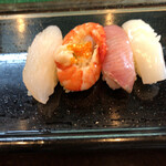 かなめ寿司 - 美しい寿司がどんどん