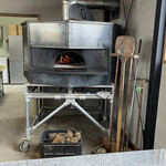 ピッツェリア飛行船 - 大きな石窯