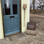 ピッツェリア飛行船 - 入口の看板