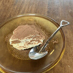 ピッツェリア飛行船 - デザートのティラミス　セットメニューはプラス500円