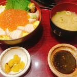 Domburi Izakaya Kisuimaru - イクラとサーモンの親子丼