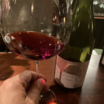 アイニーク - 明るいルビー色