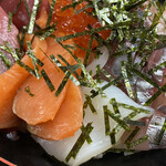 居喰処 光 - 2023/03/31
      ランチ 本日おすすめ
      海鮮丼 1,000円
      持ち帰り ベトナム料理
      チキンレモン クラスセット 700円