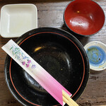 居喰処 光 - 2023/03/31
      ランチ 本日おすすめ
      海鮮丼 1,000円
      持ち帰り ベトナム料理
      チキンレモン クラスセット 700円