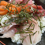 居喰処 光 - 2023/03/31
      ランチ 本日おすすめ
      海鮮丼 1,000円
      持ち帰り ベトナム料理
      チキンレモン クラスセット 700円