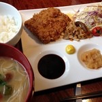 キュイジーヌ・ド・オオサカ・リョウ - フィレカツ定食（￥1000）