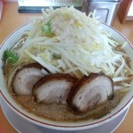 のろし - ラーメン肉三枚  野菜増し！800円