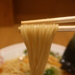 時雨製麺所 - 醤油らぁめんリフトアップ