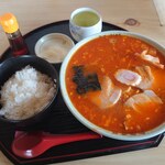 北海道屋 - チャーシュー担々麺　半ライス　（￥680）
