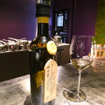 NH - 瓶ごと土に埋めて熟成させたワイン