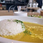 SAINTE - 別の日のグリーンカレーはイマイチ。お店で作ってないと思う、、、って味。