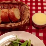 ビストロ フォンテーヌ - このバターめちゃうまい！