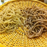 巽蕎麦 志ま平 - ２色蕎麦：せいろ（二八そば）と深山（田舎蕎麦）