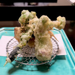 よし町 - ・女化産筍 天麩羅
      ・うどの芽 たらの芽 こごみ 天麩羅
      