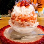 慈げん - バニラに生いちご(小盛)