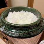 よし町 - 大食いなので土鍋ご飯を途中で投入しともらいます（そしてほぼ全て私が食べます）