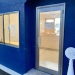 小星 - ブルーが印象的な外観