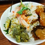 灼味噌らーめん 八堂八 - 活ズワイガニ蒸し身のトビッ子マヨ