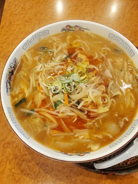 ふくや食堂（花巻市）- 手軽に楽しむ本格定食と居心地の良い空間