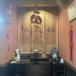 オーパスワン - 店内は中国の装飾品がたくさん。