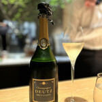 マンサルヴァ - シャンパーニュ主要３品種を均等に。ふくよかさとキリリさが、気持ち良くもカッコいい「ドゥーツ」。