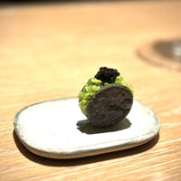 マンサルヴァ - グリーンピースの甘さとキャビアの塩味が絶妙バランスのアミューズ。