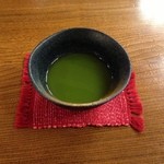 奥入瀬渓流ホテル - ウェルカムドリンク：抹茶りんごジュース