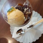 DAIBAN COFFEE cafe - 別の日：コーヒーゼリー580円✨あえてザラザラのお砂糖がかかったビターなゼリーが美味！