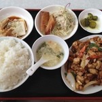 台湾料理　四季紅 - 鶏肉の黒胡椒ランチ