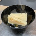 日本料理 TOBIUME - 炭火焼き筍(福岡県合馬産)と若布(福岡県藍島産)の若竹煮