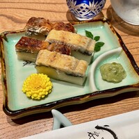 うなぎ家 しば福や - 自家製かまぼこに白焼きと蒲焼のせたうなぎの寝床