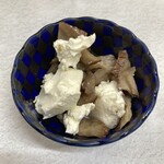 ゆたか食堂 - いぶりがっこクリームチーズ