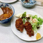 ゆたか食堂 - 牡蠣フライ２個とカレーのる〜　で2650円