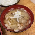 とんかつ 栄ちゃん - 大好き豚汁。豚肉多めも嬉しかった。もはや水。