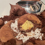 アンティカ オステリア デル ポンテ - 求肥の中はカレー風味アクセントのチョコレート