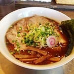 らーめん太陽堂 - 醤油チャーシュー麺。