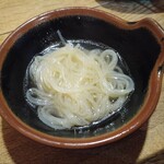 地鶏鍋屋だんだん - ラーメン盛り付け