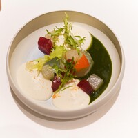フランス料理 エステール by アラン・デュカス - 大根、ビーツ、アーモンド野菜