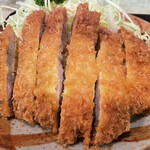 Tonkatsu Yoshie - ロースとんかつ定食（1350円）