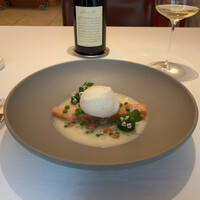 フランス料理 壺中天 - 前菜は、サーモンのミキュイ。