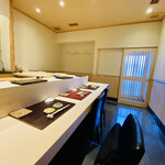 Sushi Otowa - 店内（入口）