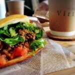 クレープアンドカフェ ヴァーチュ - 2023.1 オリジナルタコス(￥500)、道産オニオンスープ(￥300)。タコスやバーガーも食べなきゃ。